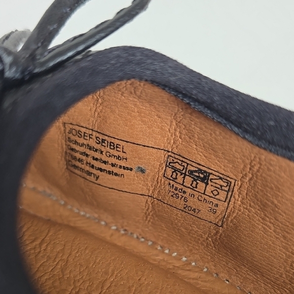 Josef Seibel Pippa 76 Black Quilted Ballet Flats - Picture 10 of 11